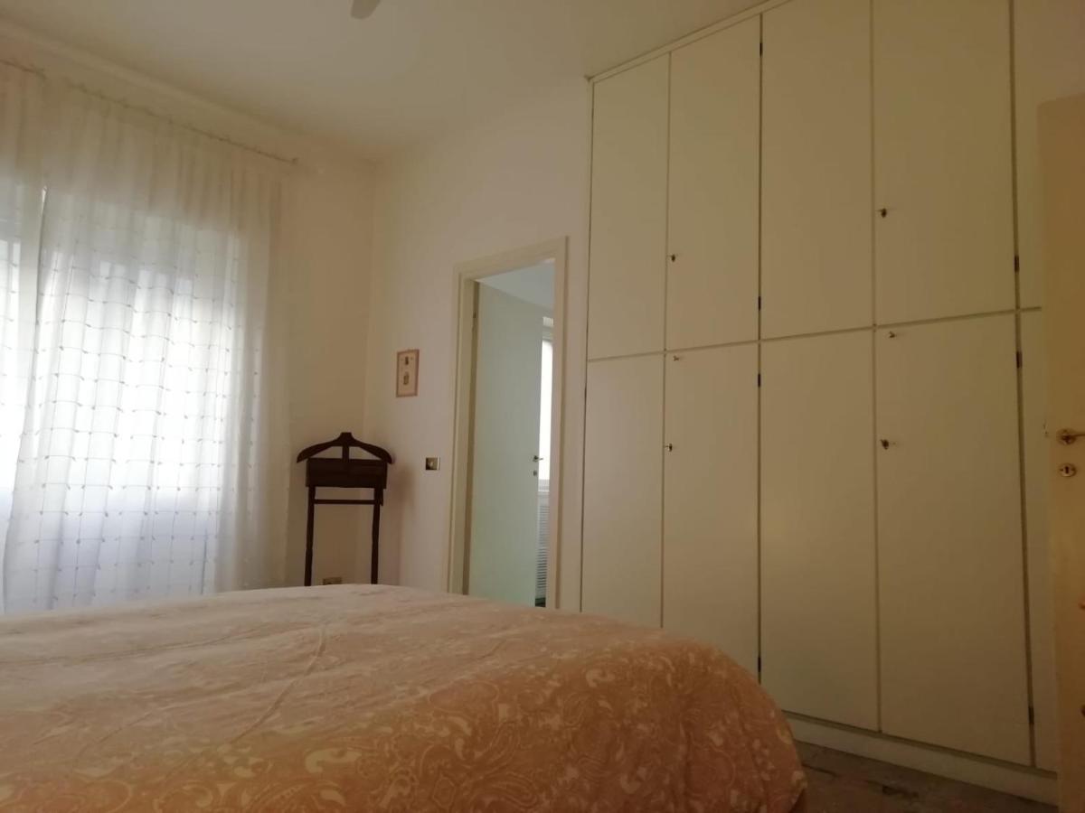 Questa Casa Non E Un Ciu-atr 9390-9 Apartamento *